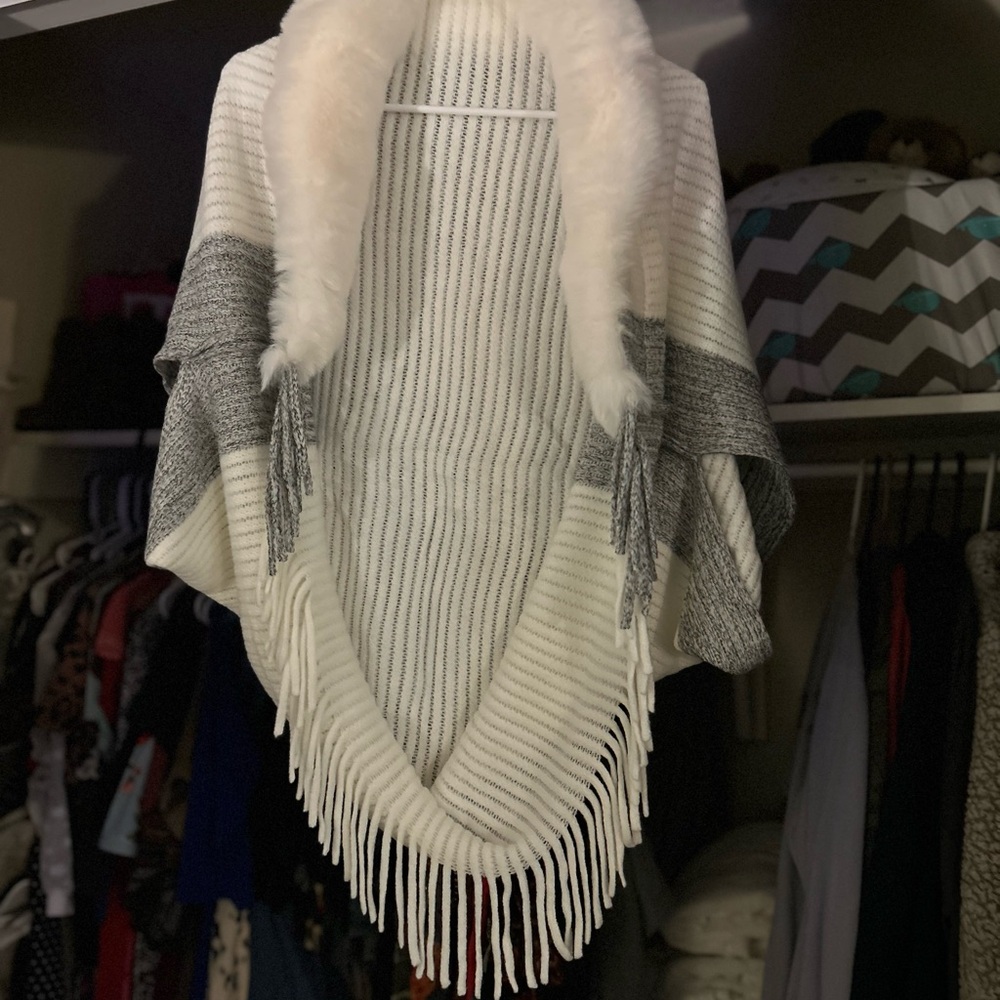 Elegant White and Gray Knit Wrap